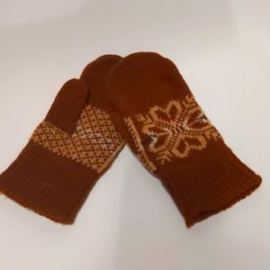 Vintage Wool Mittens Made in Scotland Snowflake Pattern